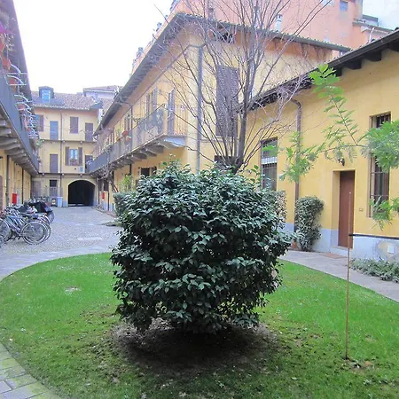 아파트 Temporary House - Navigli *