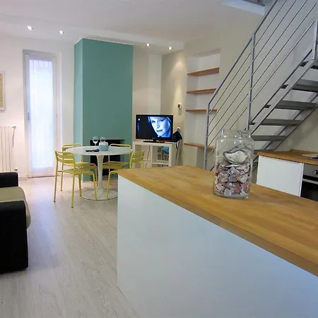 아파트 Temporary House - Navigli *