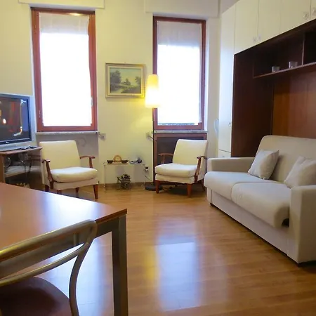 아파트 Temporary House - Navigli *